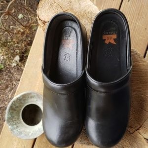 Womans Dansko professional